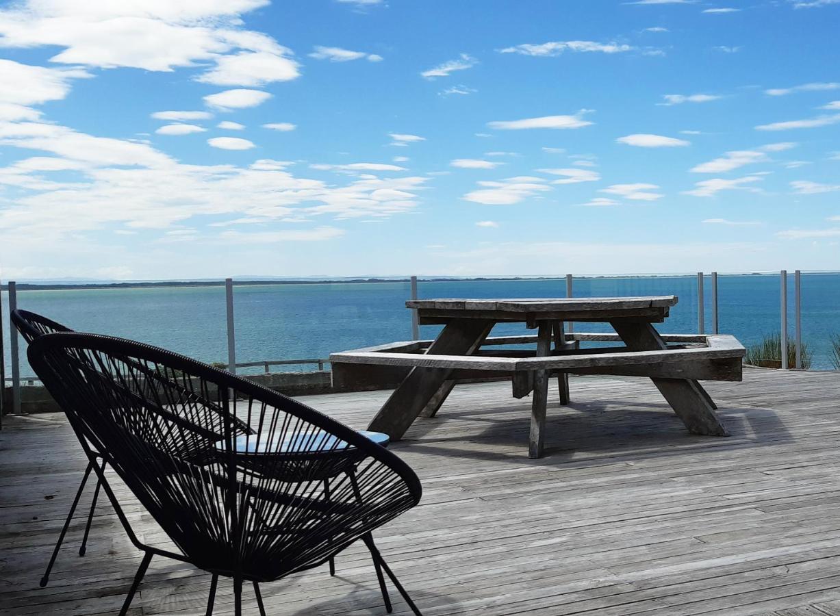 Best Waterfront Deck In Riverton 빌라 외부 사진